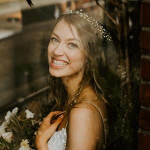 Meet your Posher, Elise